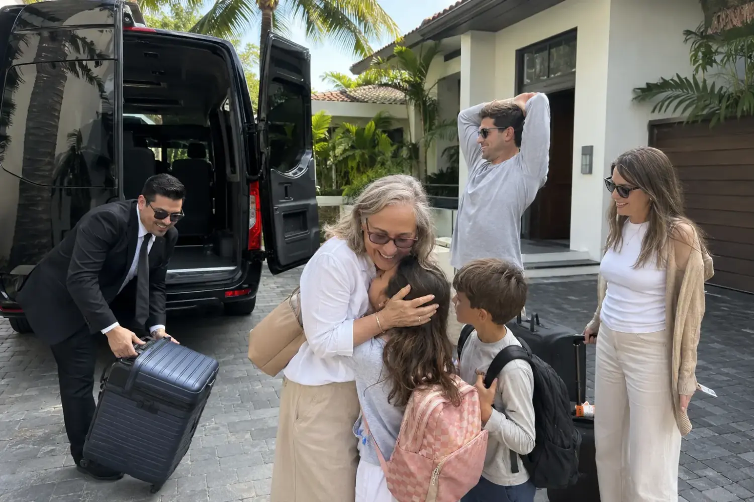 family-luggage-service
